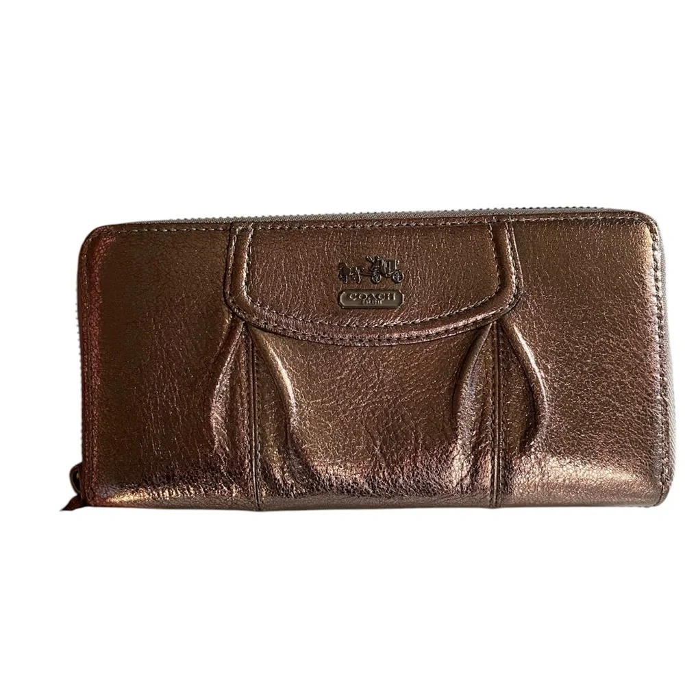 Coach New Madison Gunmetal Pewter Metallic Accordion Zip Around Wallet NWOT